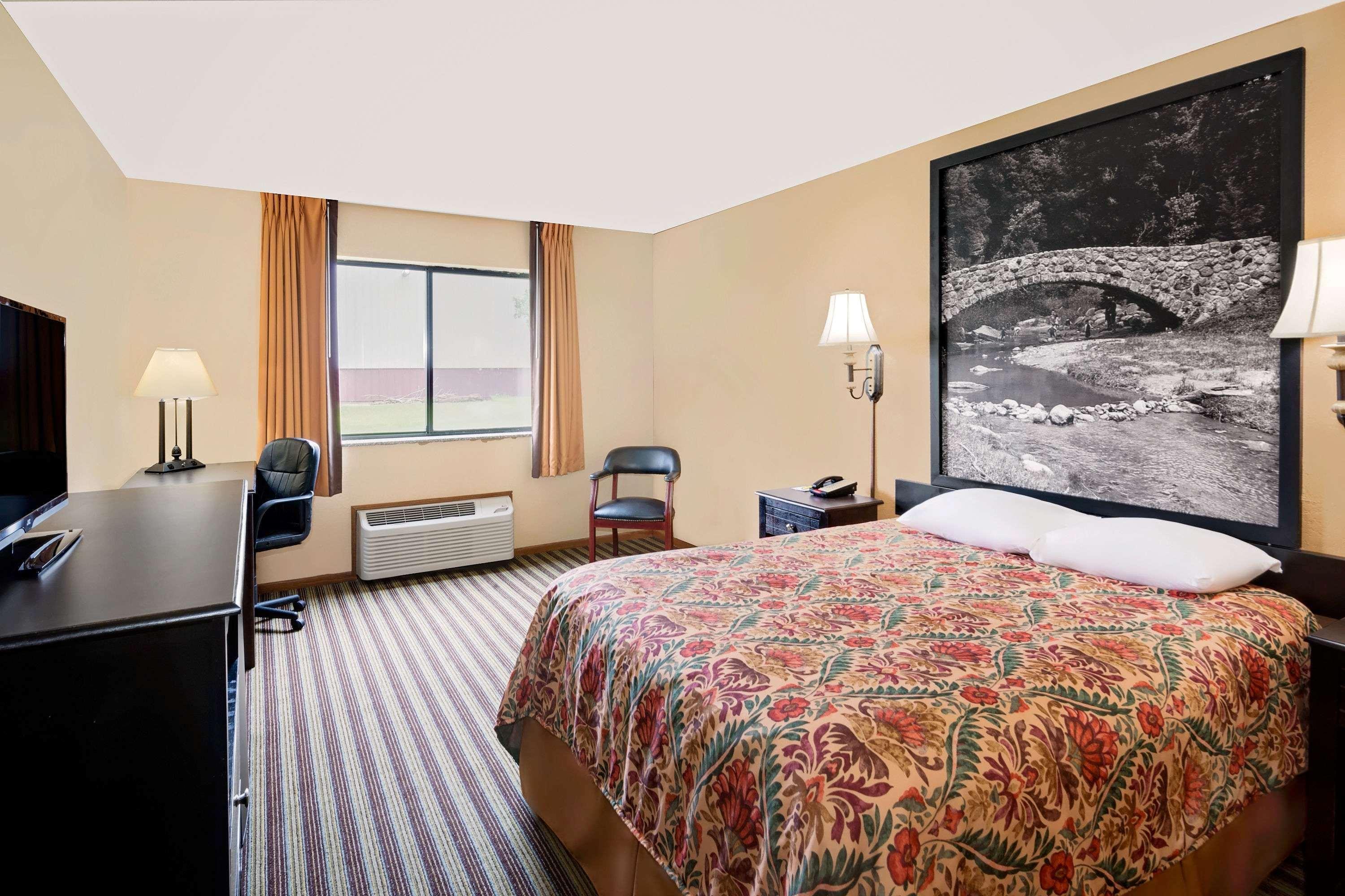 Super 8 By Wyndham Iowa Falls Exterior foto