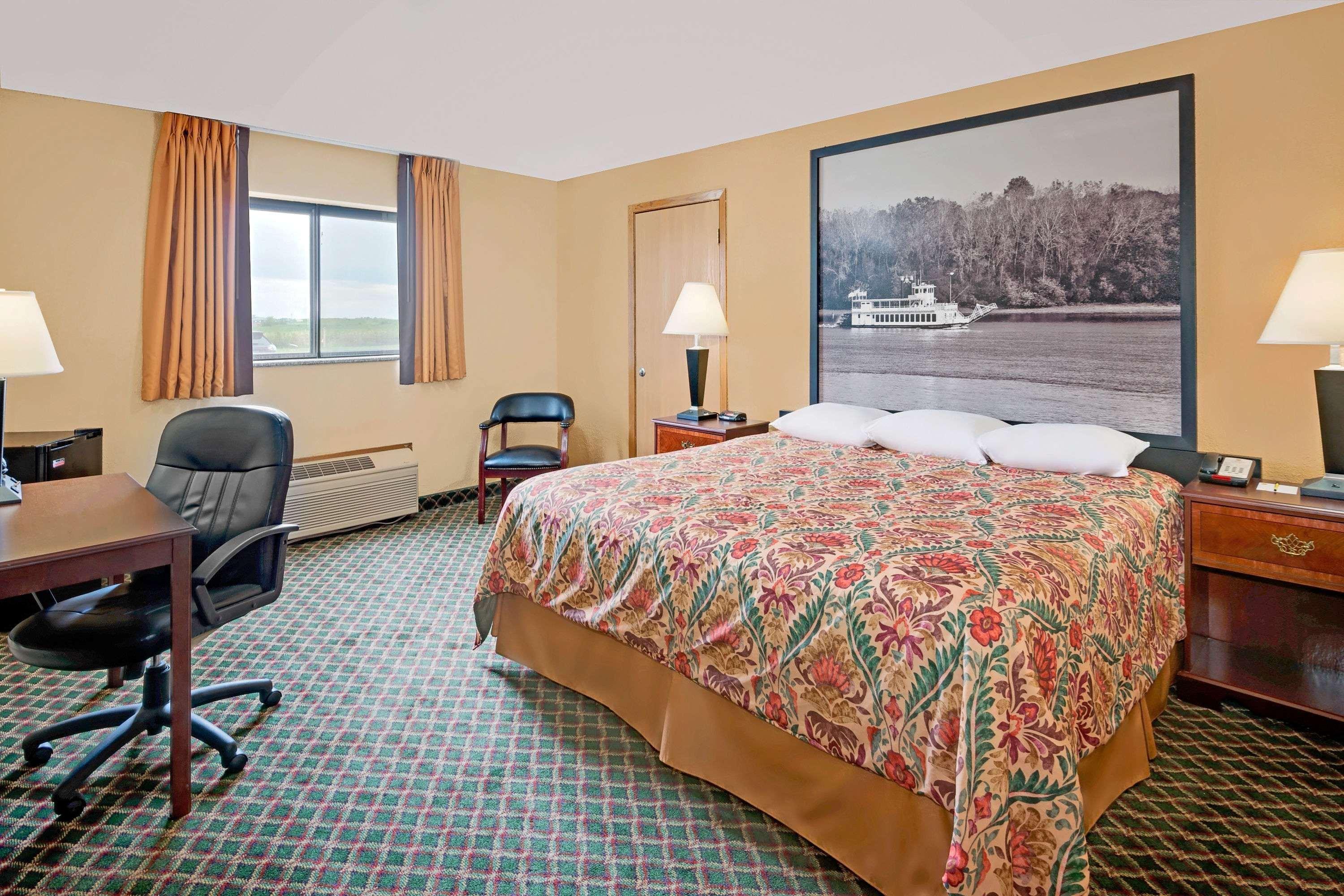 Super 8 By Wyndham Iowa Falls Exterior foto